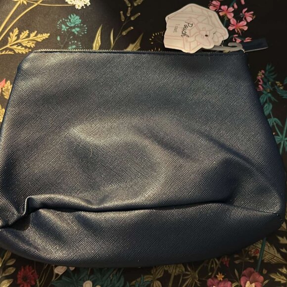 Navy Blue little accessory bag - Can be used for makeup, pens etc - NEW w/tag - Picture 3 of 5